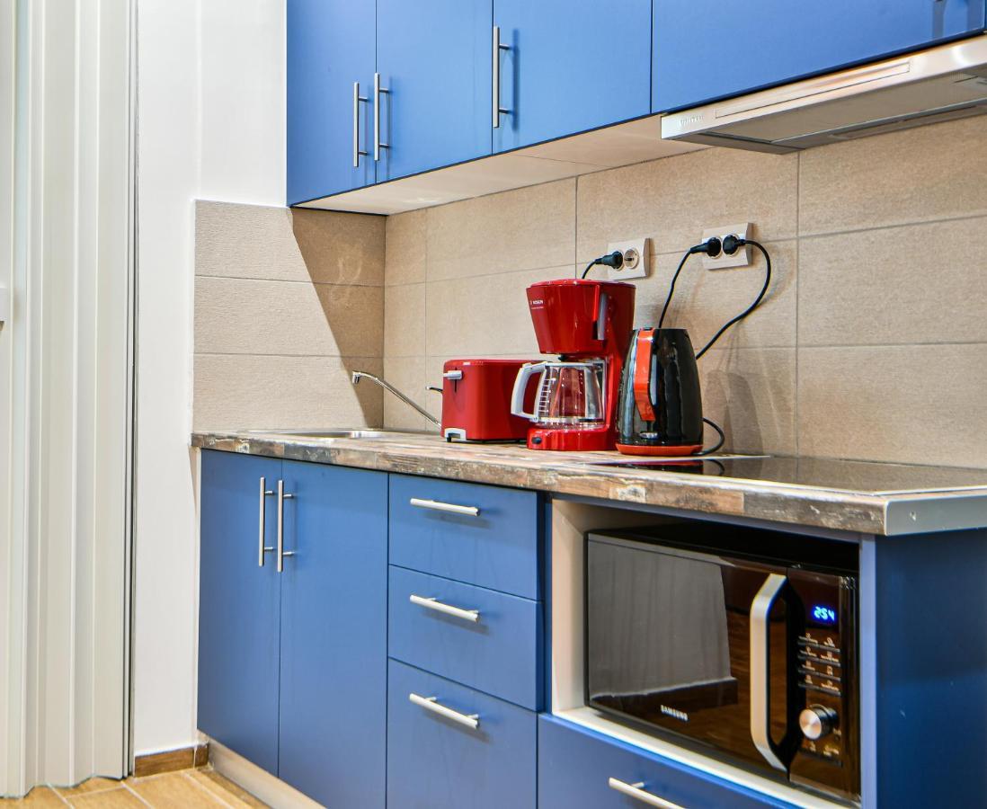 Cozy Blue Apartment By Zain Athen Exterior foto